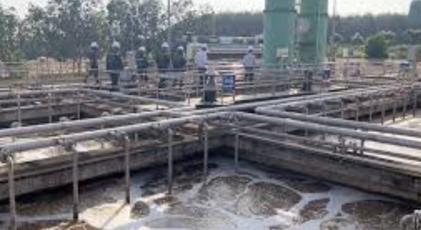 How much wastewater is generated to require an environmental license? 