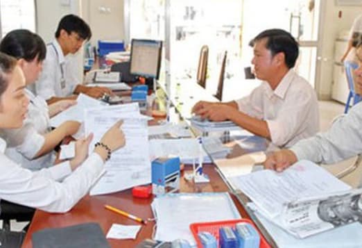 Can consultants be hired to perform the work of expert teams and appraisals