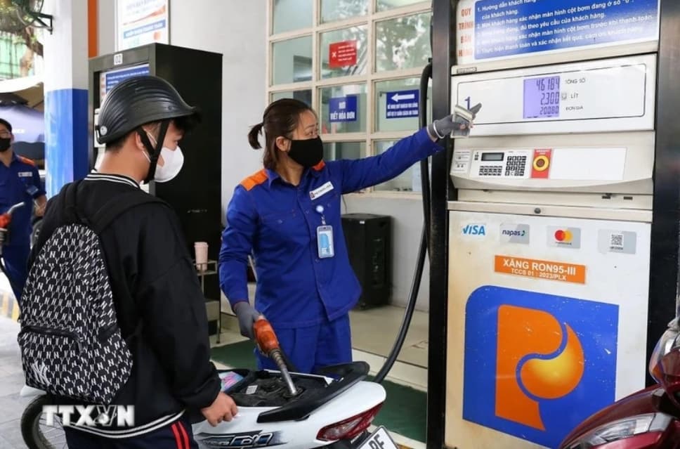 Retail petrol prices rise in latest adjustment