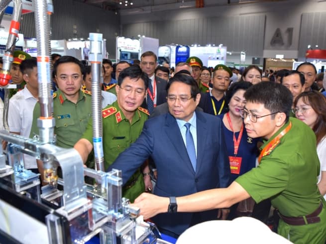 Fire Safety and Rescue Forces Partnering with Enterprises for Safe, Efficient Business Environment