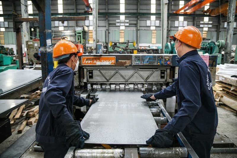 Vietnam’s industrial output jumps 10% in third quarter of 2025