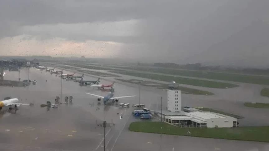 Many flights disrupted as prolonged thunderstorms hit Hanoi