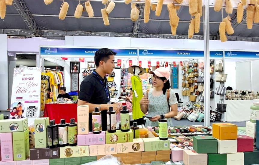 Hanoi Giftshow 2025 promotes creativity and sustainable growth in handicraft industry