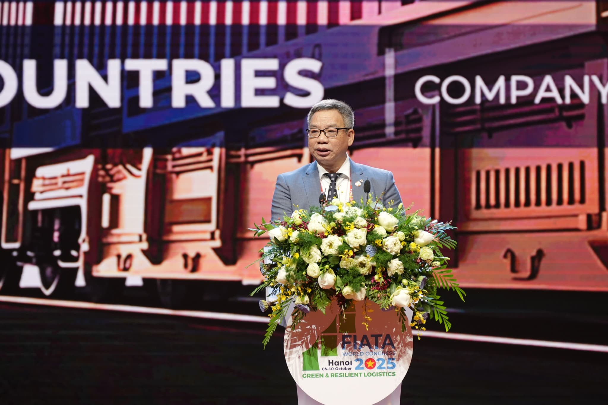 VLA President Dao Trong Khoa Elected FIATA Vice President