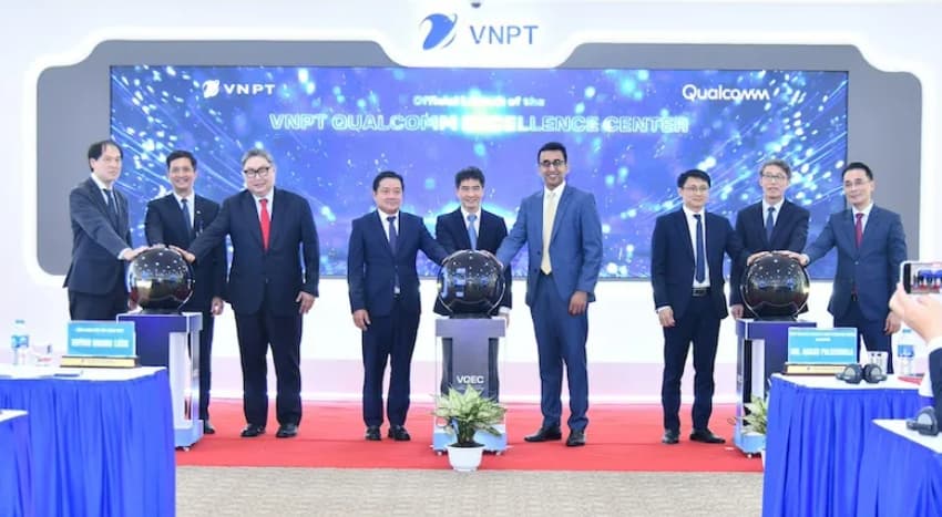 VNPT and Qualcomm launch excellence center to boost Vietnam’s tech innovation