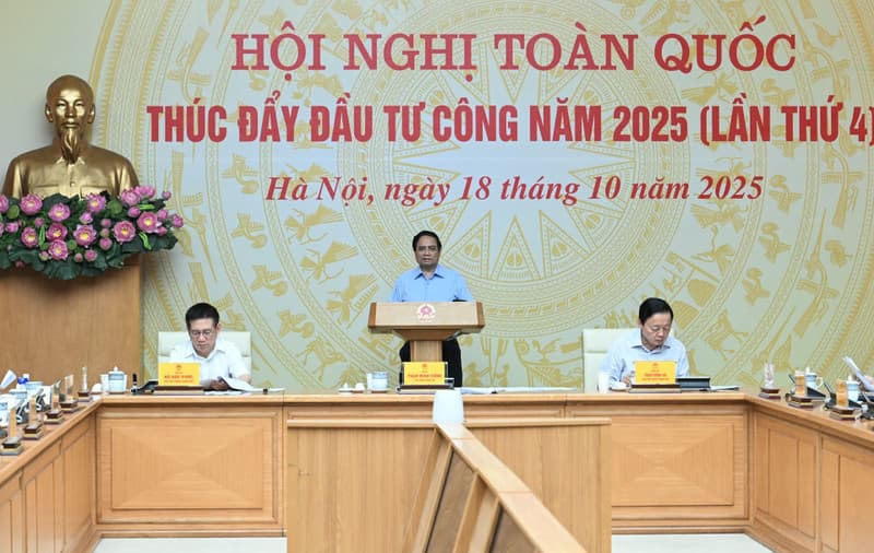 In Pictures: Prime Minister chairs nationwide conference on public investment promotion for 2025