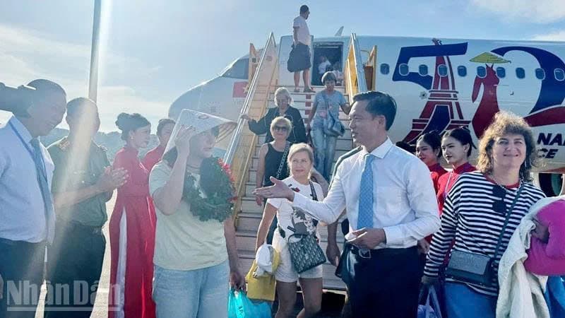 Direct flight from Vladivostok (Russia) arrives in Phu Quoc