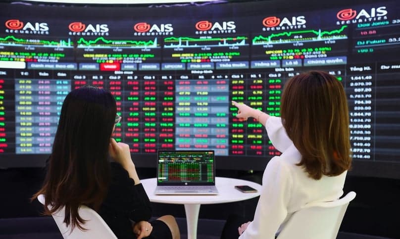Margin lending in Vietnam’s stock market hits record, but not worrisome