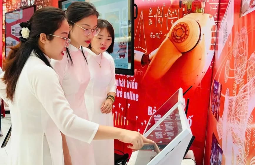 Hanoi leads Vietnam’s 2024 Digital Transformation Index with top performance