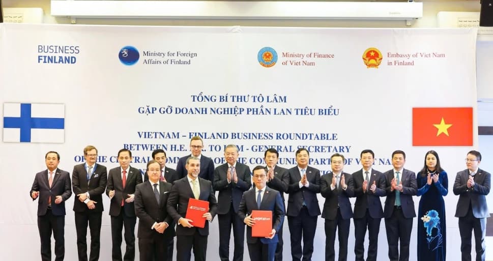 Party chief witnesses Vietjet's signing of global aviation workforce development agreement in Finland
