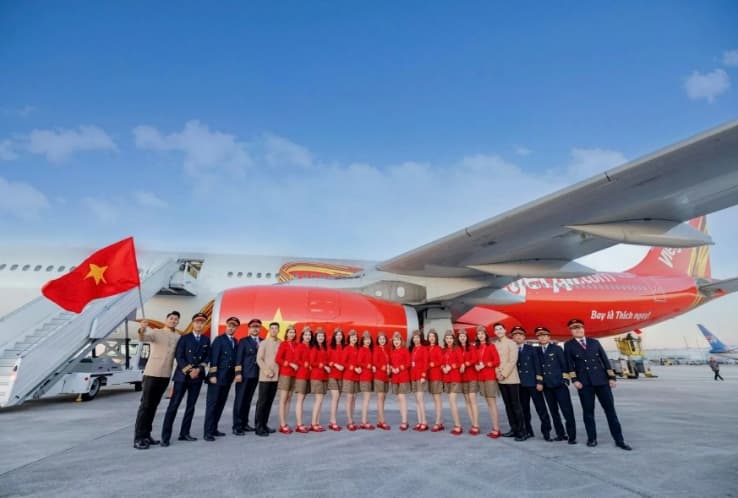 Vietjet shines again as Asia’s Leading Airline for customer experience at World Travel Awards 2025