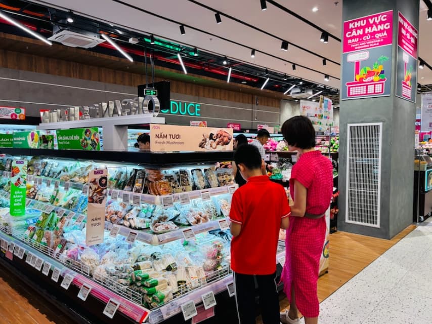 Vietnam targets double-digit retail growth under new national market strategy
