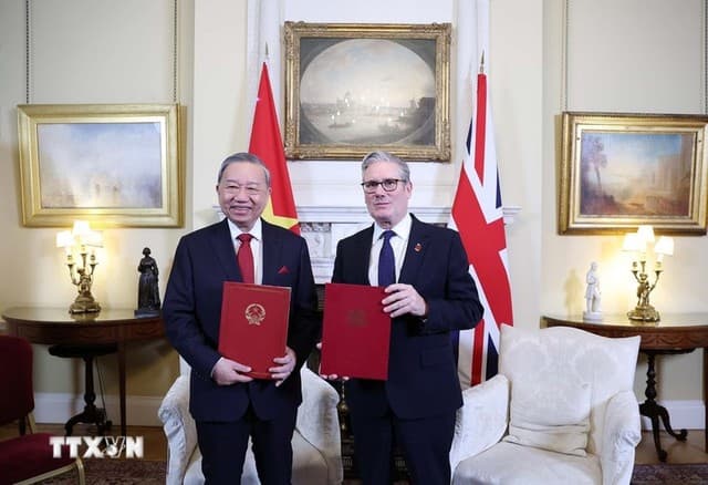 Vietnam, UK Elevate Bilateral Ties to Comprehensive Strategic Partnership
