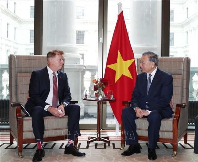 Vietnamese Party chief meets leaders of UK corporations, financial organisations
