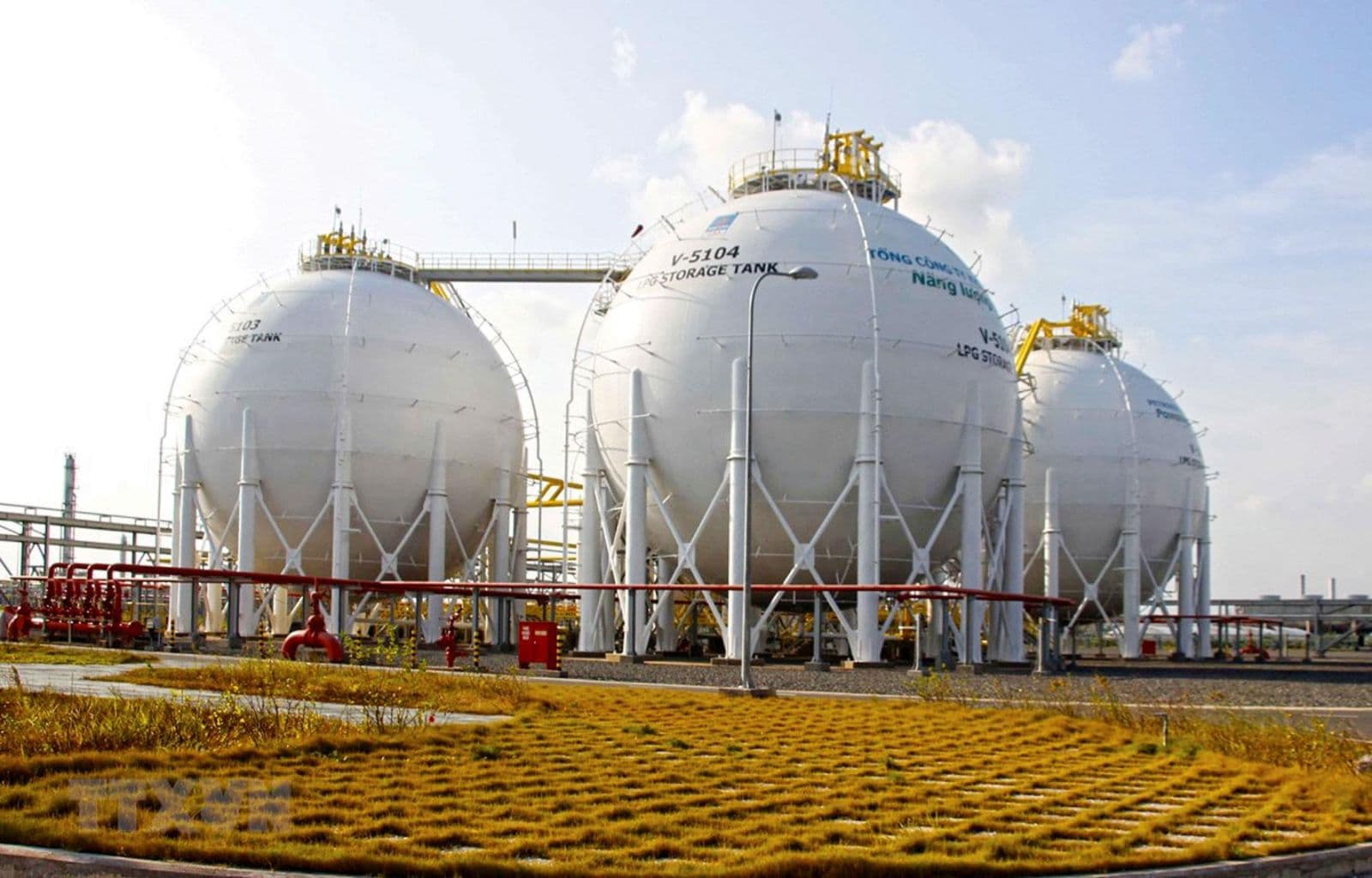Draft law to raise LNG power offtake guarantees will help unlock new investments