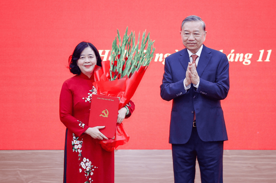 Ms. Bui Thi Minh Hoai appointed as Secretary of the Party Committee of the Viet Nam Fatherland Front and Central Mass Organizations