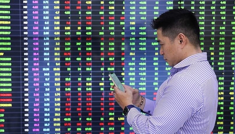 Foreign investors will soon reverse to net buying on Vietnam's stock market: expert