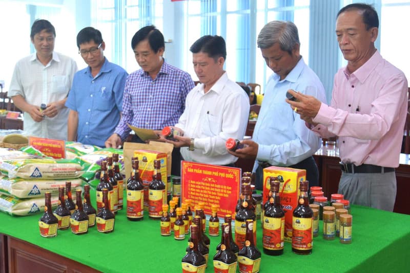 Phu Quoc works to preserve traditional fish sauce making craft