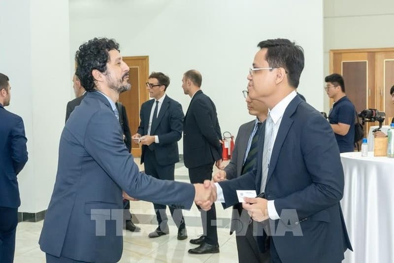Vietnamese, Italian enterprises join hands to expand global supply chains