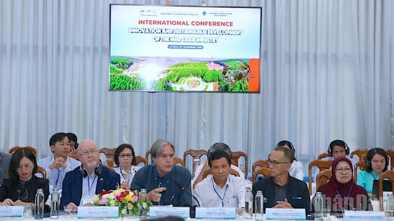 Ca Mau promotes mud crab industry for export