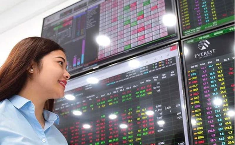 Liquidity weakens, but cash flow continues flowing into VN30 stocks