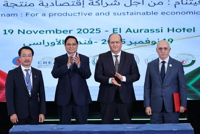 Prime Minister Pham Minh Chinh attends Viet Nam-Algeria Economic Forum