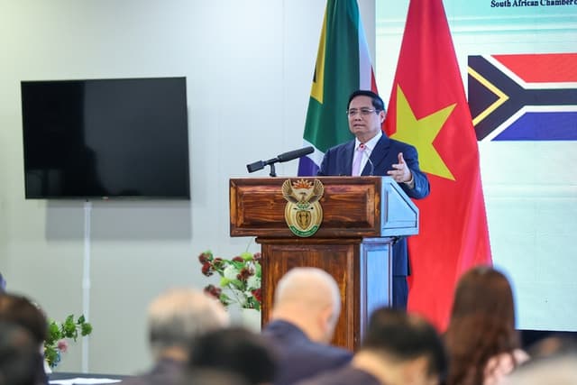 Prime Minister attends Viet Nam-South Africa Business Forum in Johannesburg