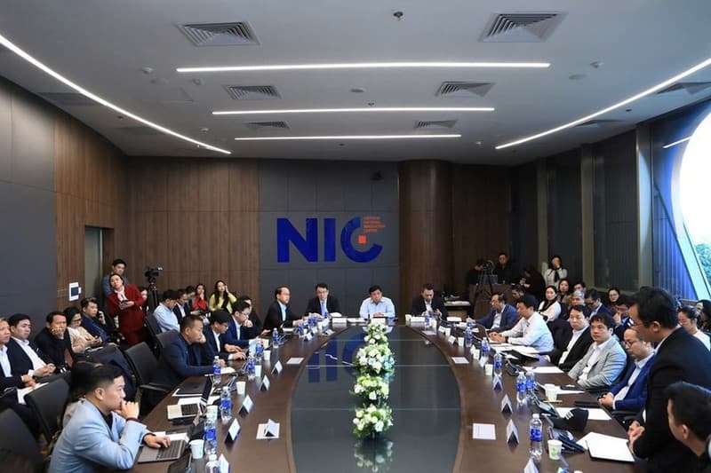 Viet Nam develops strategic technology sectors to create new value: Deputy PM