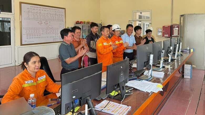 220kV transmission line energized to facilitate electricity imports from Laos to Vietnam