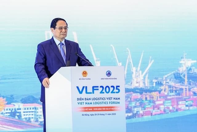 Prime Minister orders developing green, digital, smart, and modern logistics infrastructure