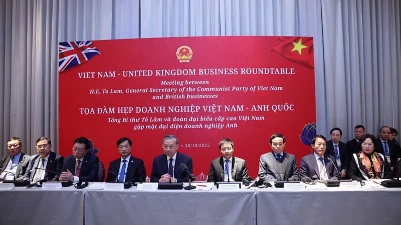 Party General Secretary calls on UK firms to expand business, investment in Vietnam