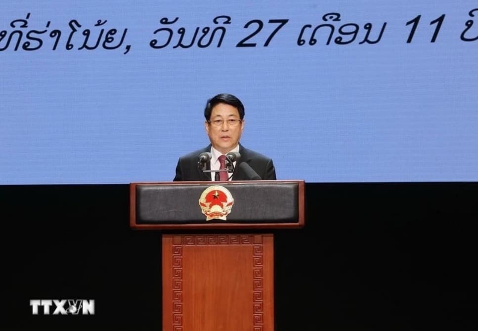 Viet Nam strongly supports Laos' nation building, development, renewal cause: State President