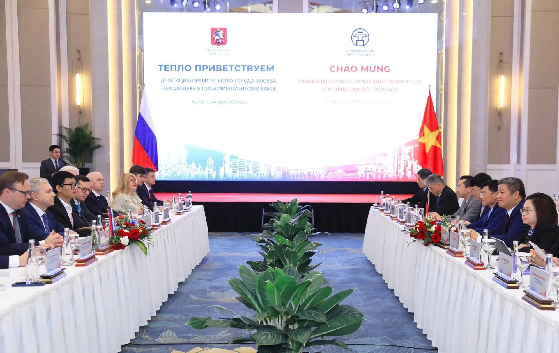 Hanoi and Moscow sign new cooperation pact to deepen multifaceted city ties