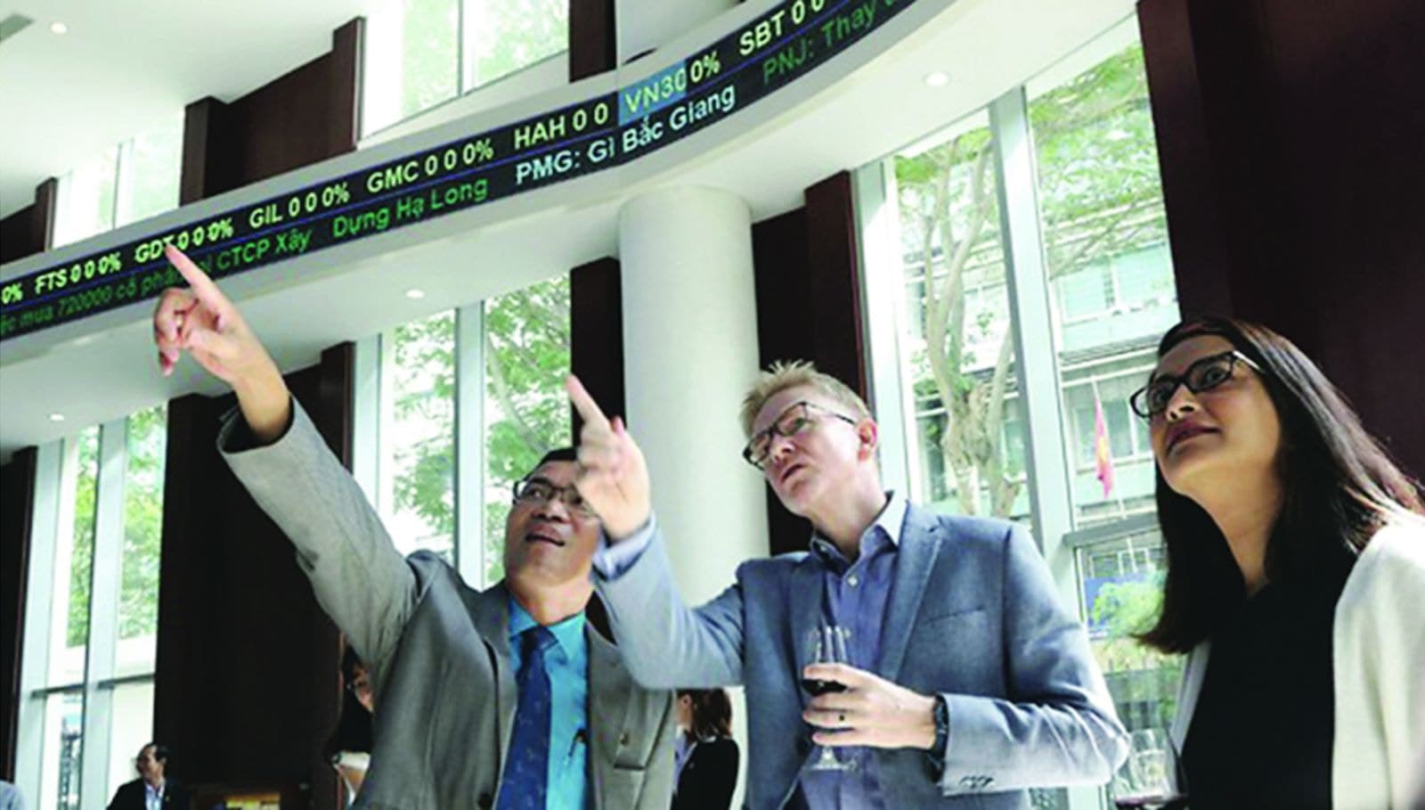 Foreign investors slow net selling in Vietnam