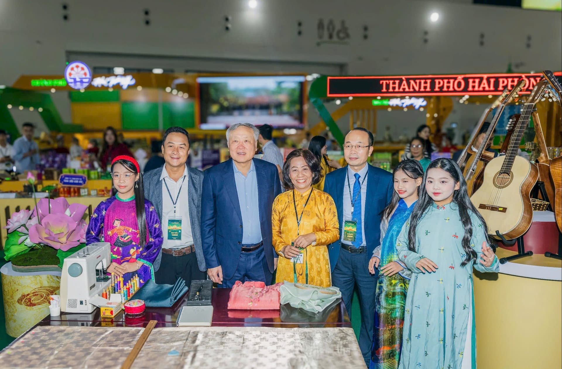 Dual leverage for Hue enterprises