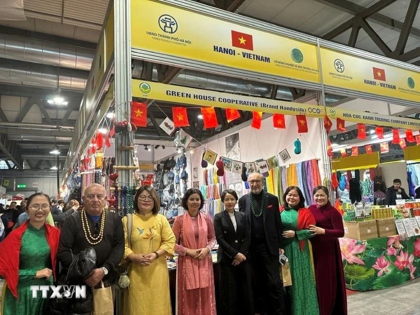 Viet Nam makes impression at Italy handicraft fair