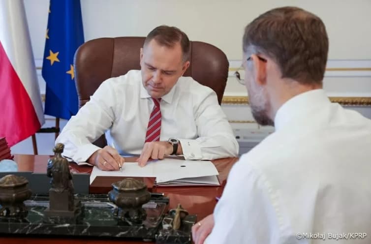 Polish President signs approval of EU-Vietnam Investment Protection Agreement after receiving 100% support