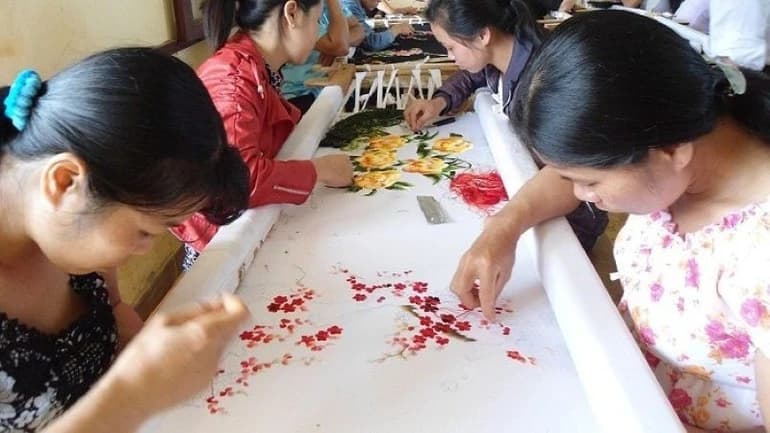 Viet Nam’s 5,400 craft villages eye trillion