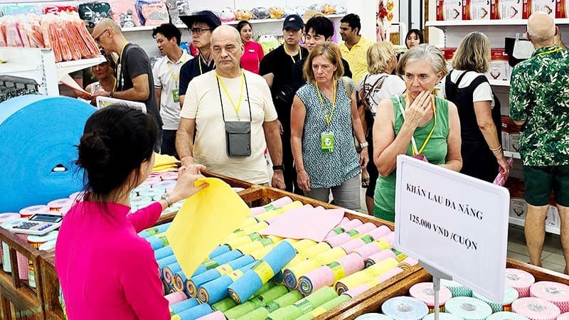 A new tourism record