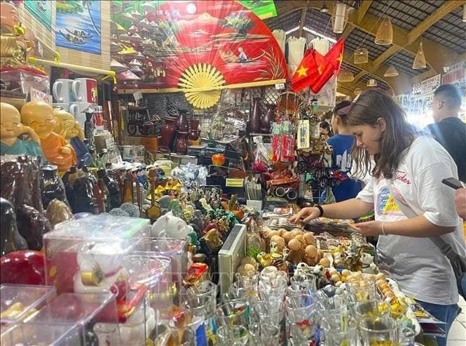 Green consumption on the rise, int'l tourists increasingly favour Vietnamese products
