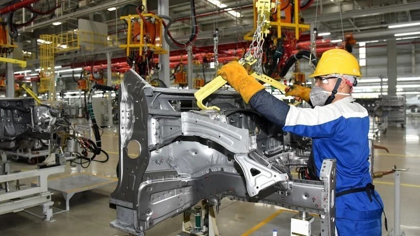 Ha Noi boosts key industrial firms to move deeper into supply chains