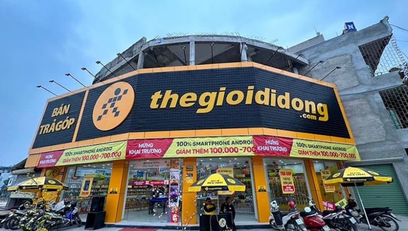 Is MWG well positioned to conduct its two retail chains IPO?