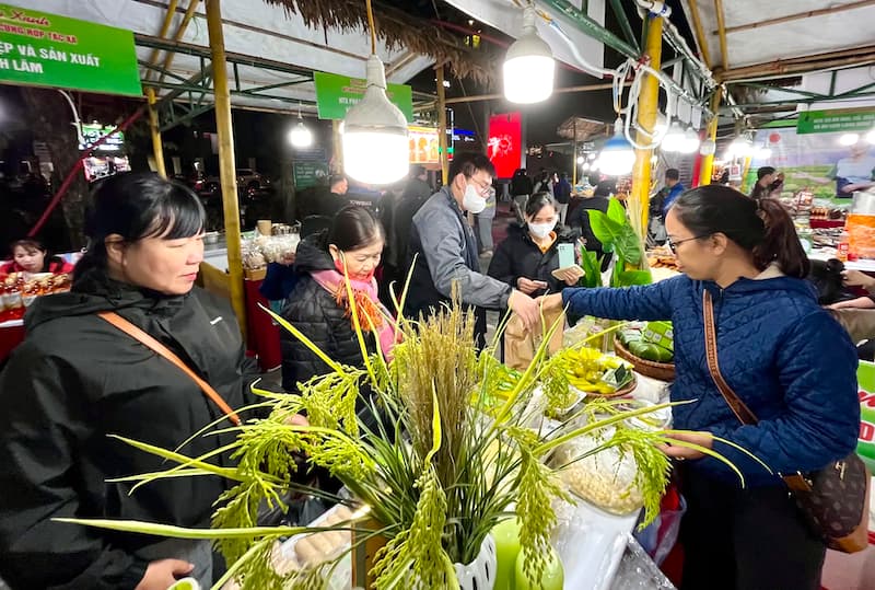 Hanoi opens Green Market to promote sustainable trade