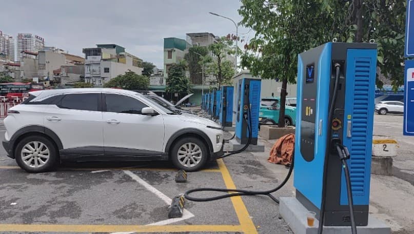 Transition from petrol to electric vehicles: Infrastructure must come first