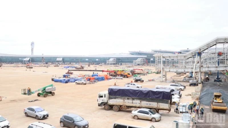 Over 15,000 work at Long Thanh Airport over New Year holiday