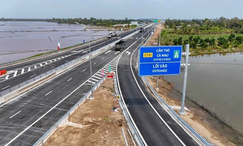Viet Nam exceeds 3,000km expressway target through decisive leadership: official