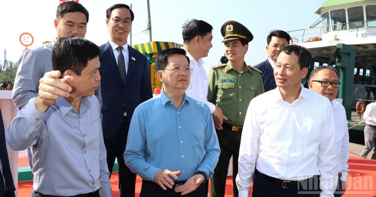 Dong Nai breaks ground on seven projects to celebrate 14th National Party Congress