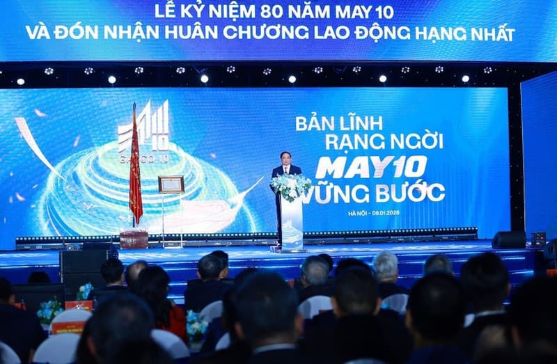Prime Minister Pham Minh Chinh urges May 10 to become international fashion group