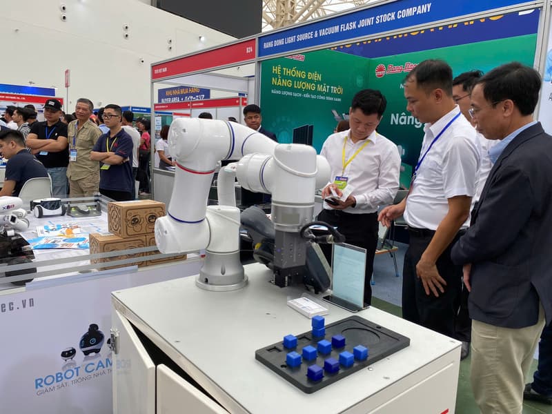 Refining policy mechanisms to propel supporting industries