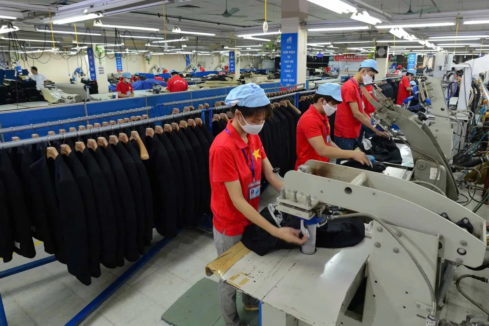 Vietnam weighs shorter workweek as productivity and worker health collide